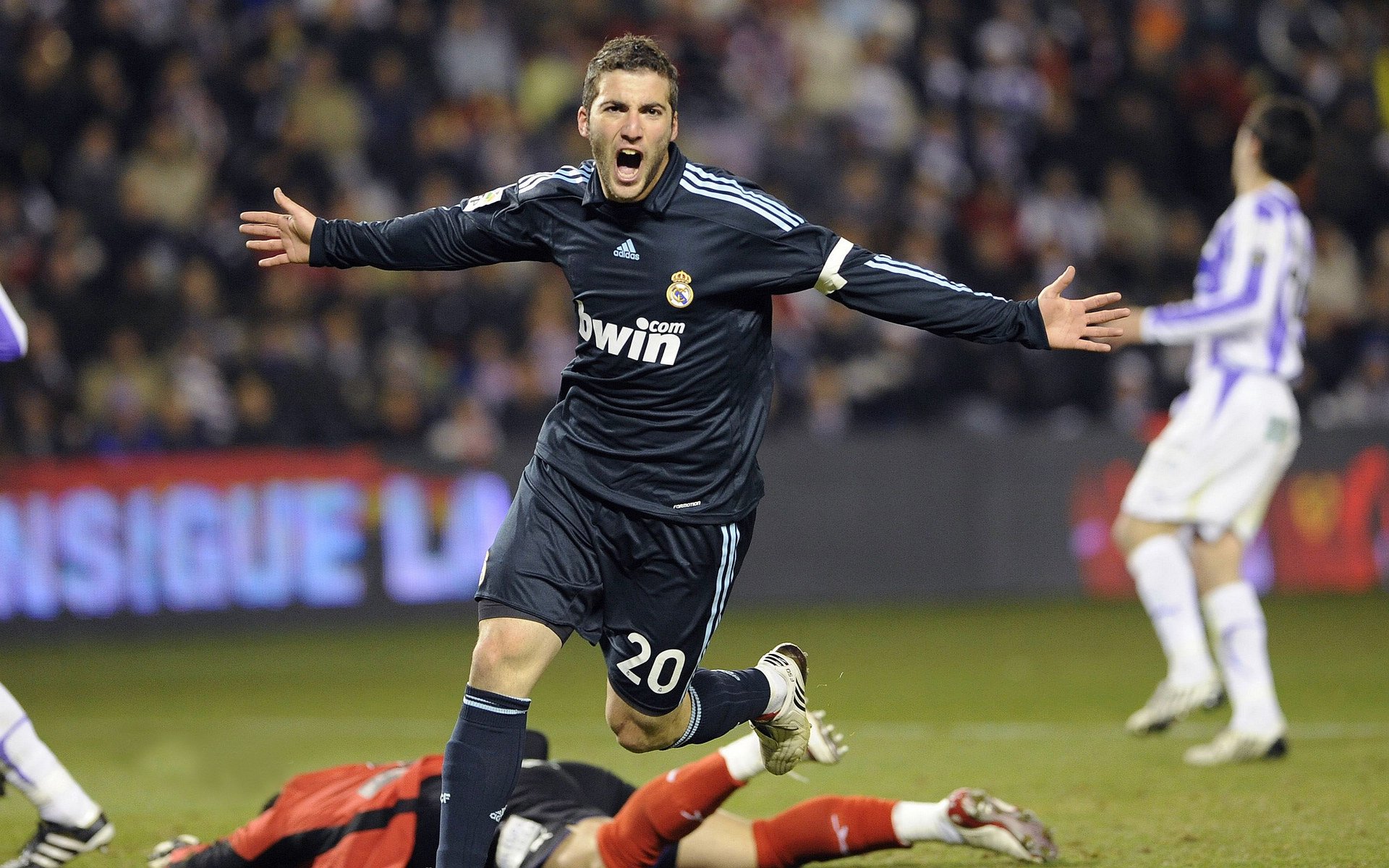 开云入口-夺冠的“秘密武器”：不可或缺的核心球员